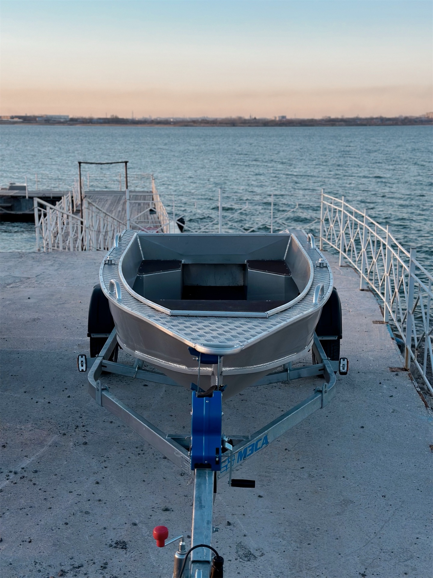 Лодка Kazboat 37