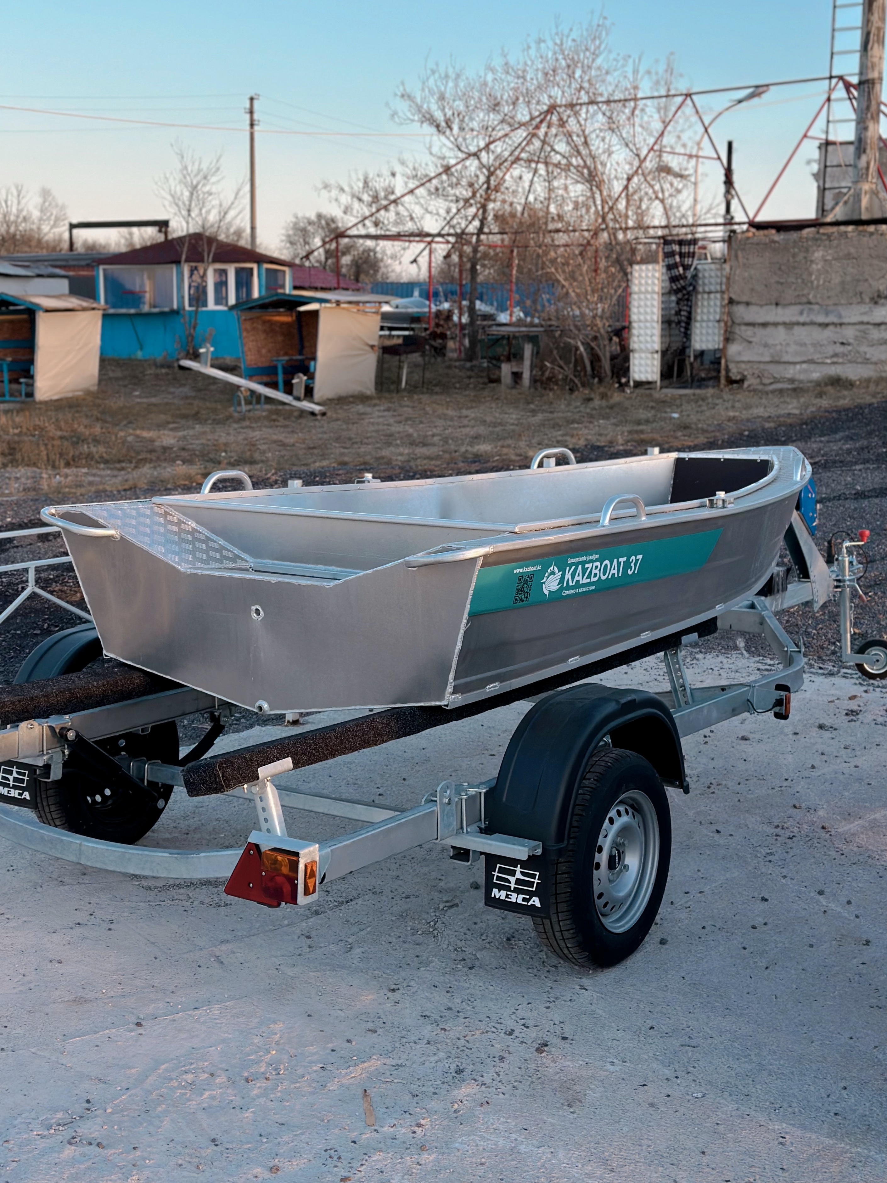 Лодка Kazboat 37